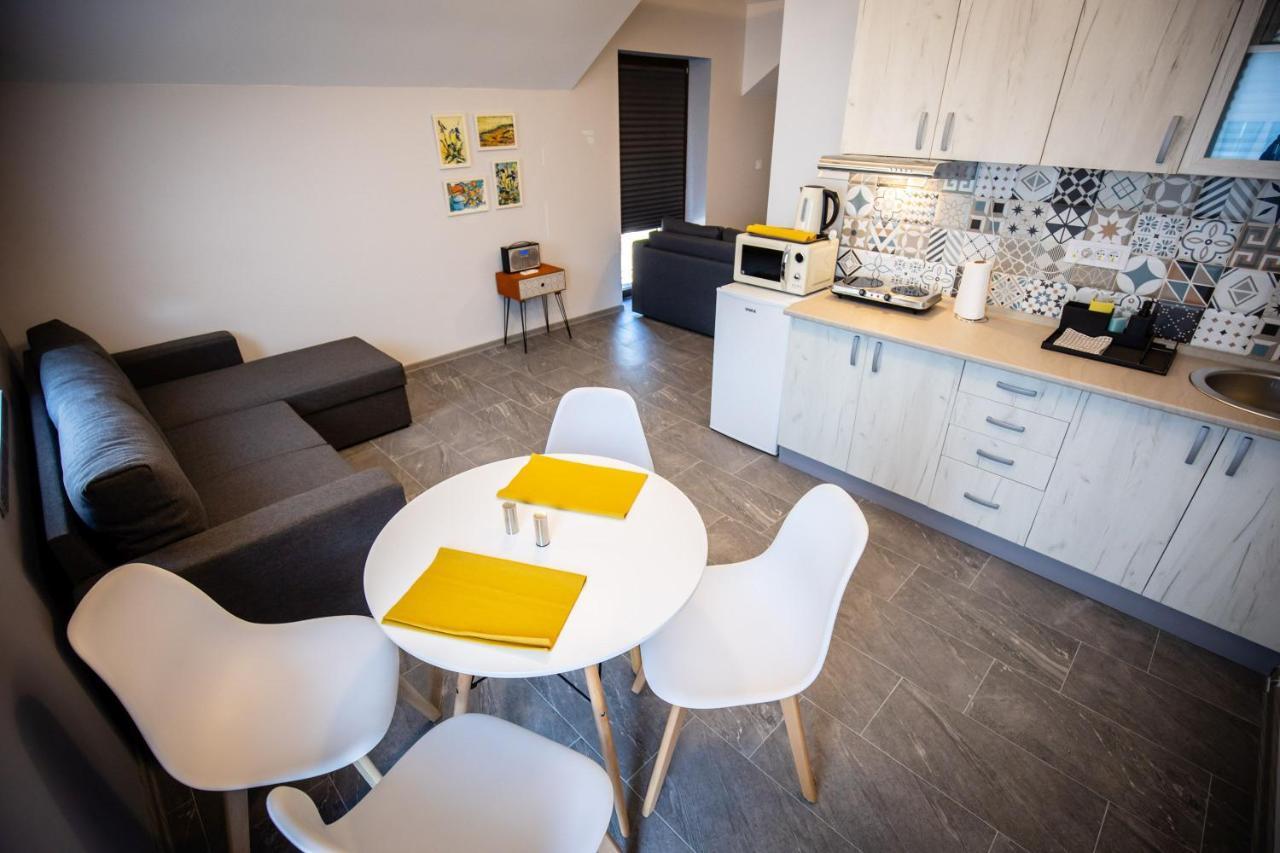 Gray Brick Apartment Суботица Екстериор снимка
