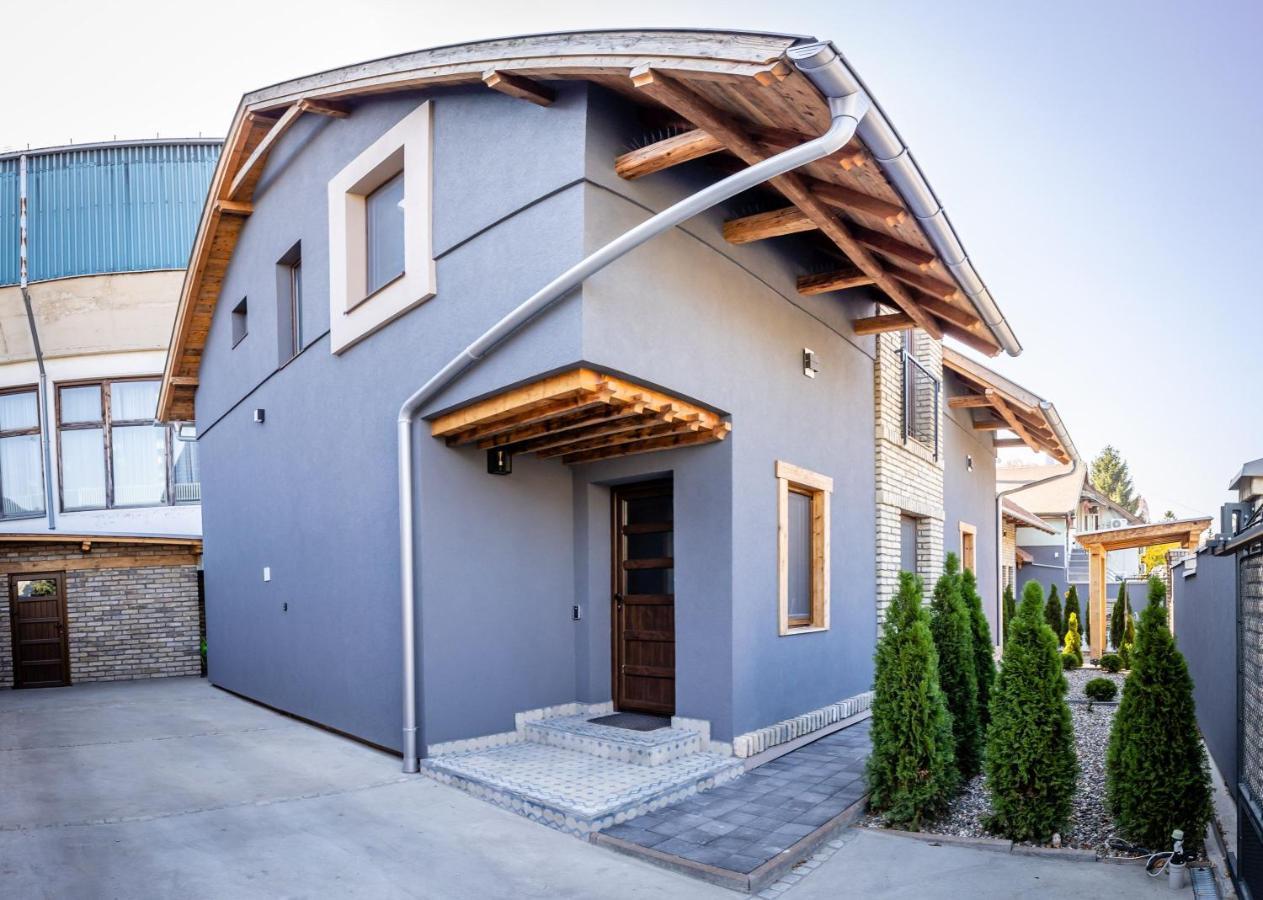 Gray Brick Apartment Суботица Екстериор снимка